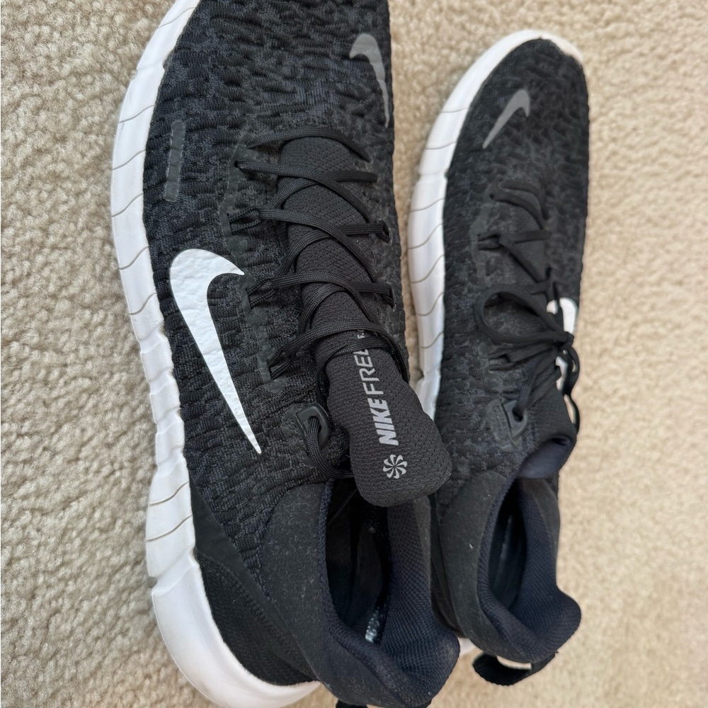 Nike Black and White Running Shoes